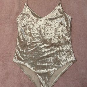 Stunning shimmery, velvet bodysuit. Perfect for the holidays coming up!